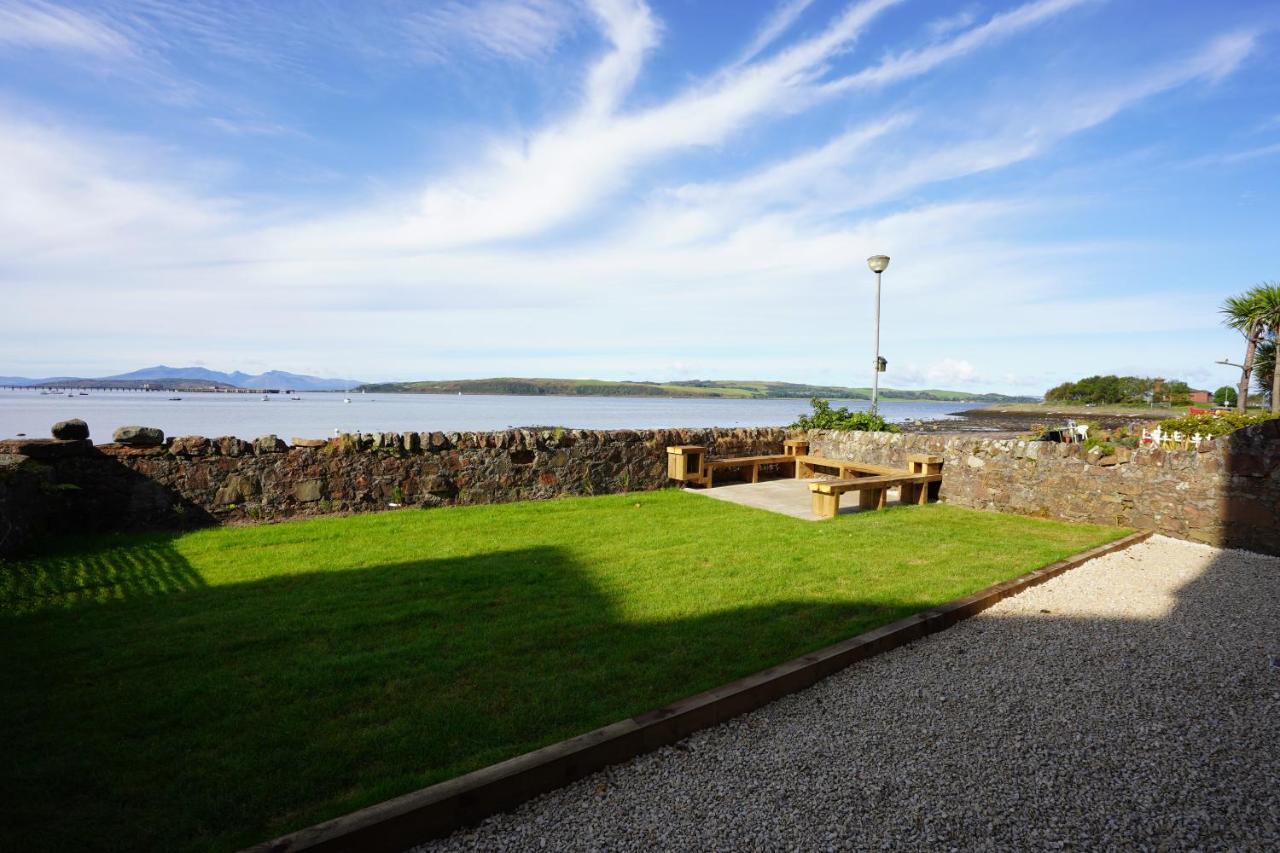 Beach House No2 With Amazing Sea Views And Private Garden Onto Beach. Appartement Fairlie Buitenkant foto